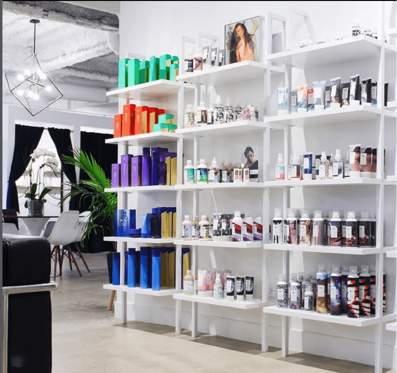 Headline: Luxury Salon Chair Rental in River North – 24/7 Access 3